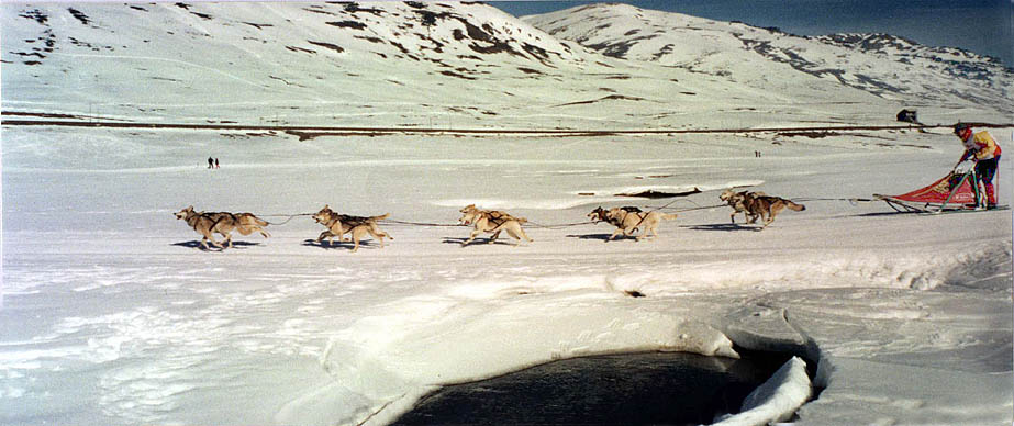 The Rojas team racing at Prat de Besiers, 1999